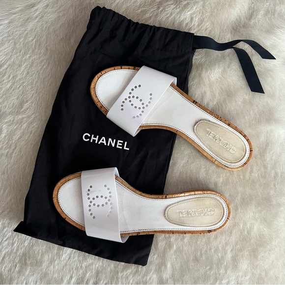 CHANEL white laser cut CC logo sandals w cork - Picture 1 of 8